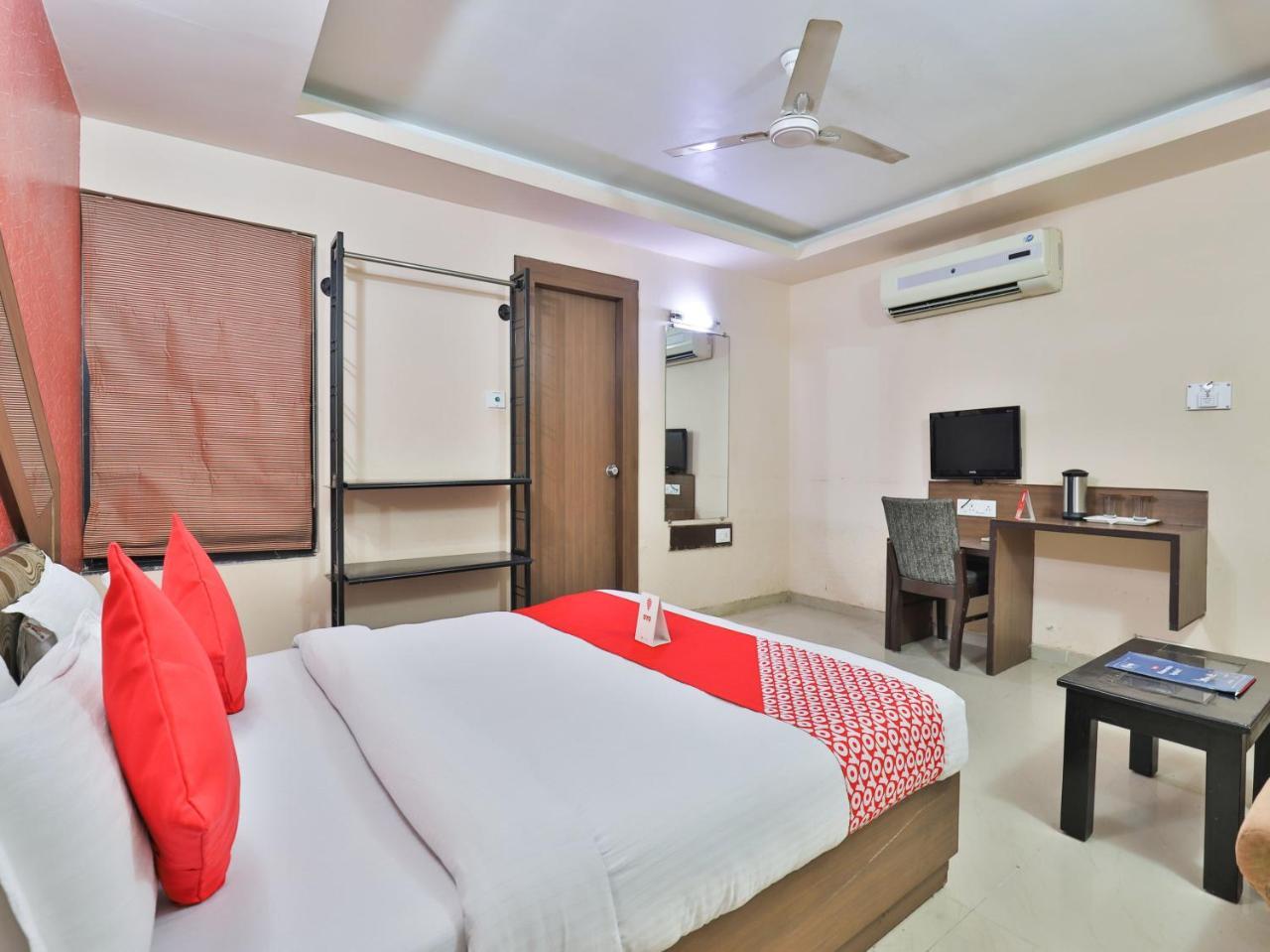 Oyo 4161 Hotel Shailly Inn Ahmedabad Exterior foto